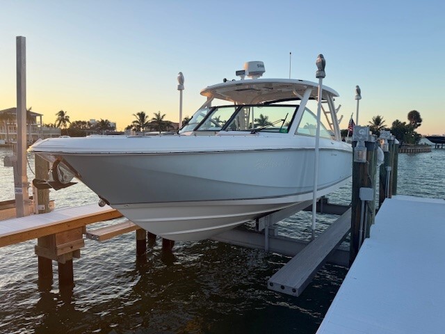2017 Boston Whaler 320 VANTAGE in fort myers FL
