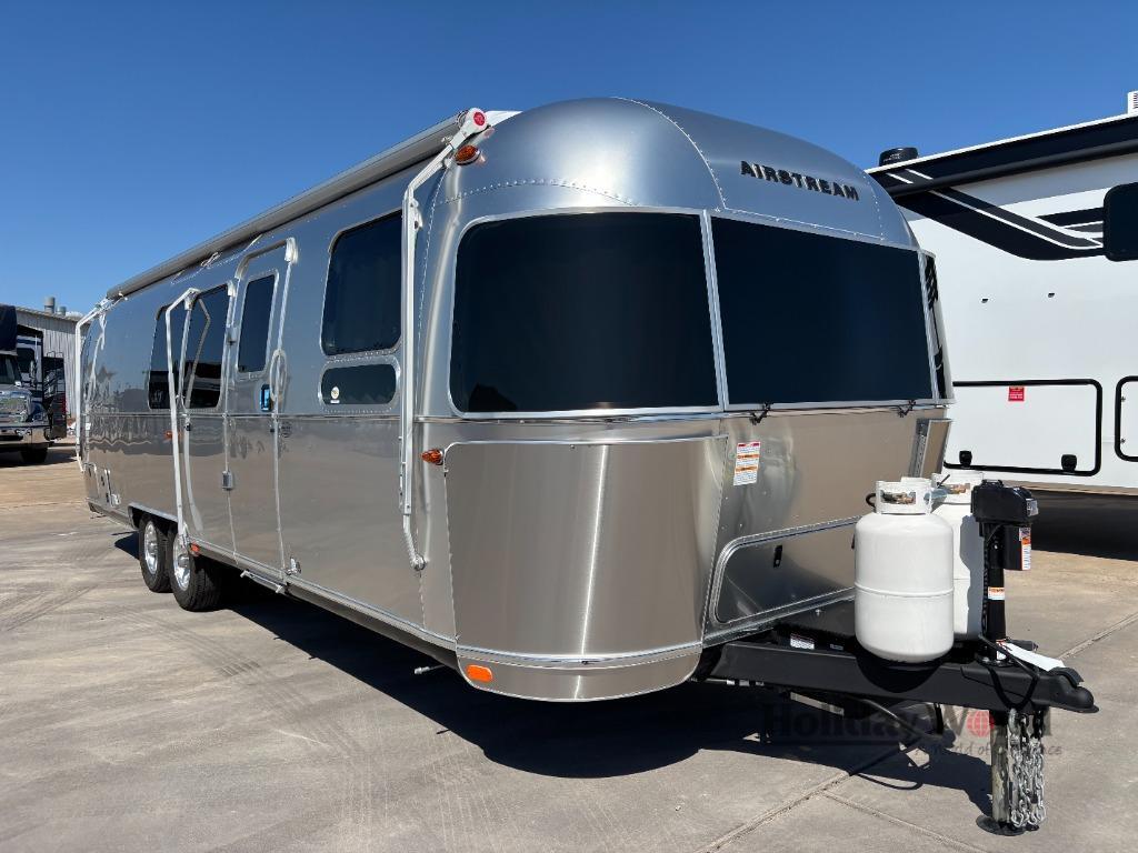 2026 Airstream Flying Cloud 30FB Bunk in katy TX