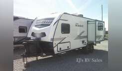2021 Winnebago Industries Towables Micro Minnie 2225RL RV