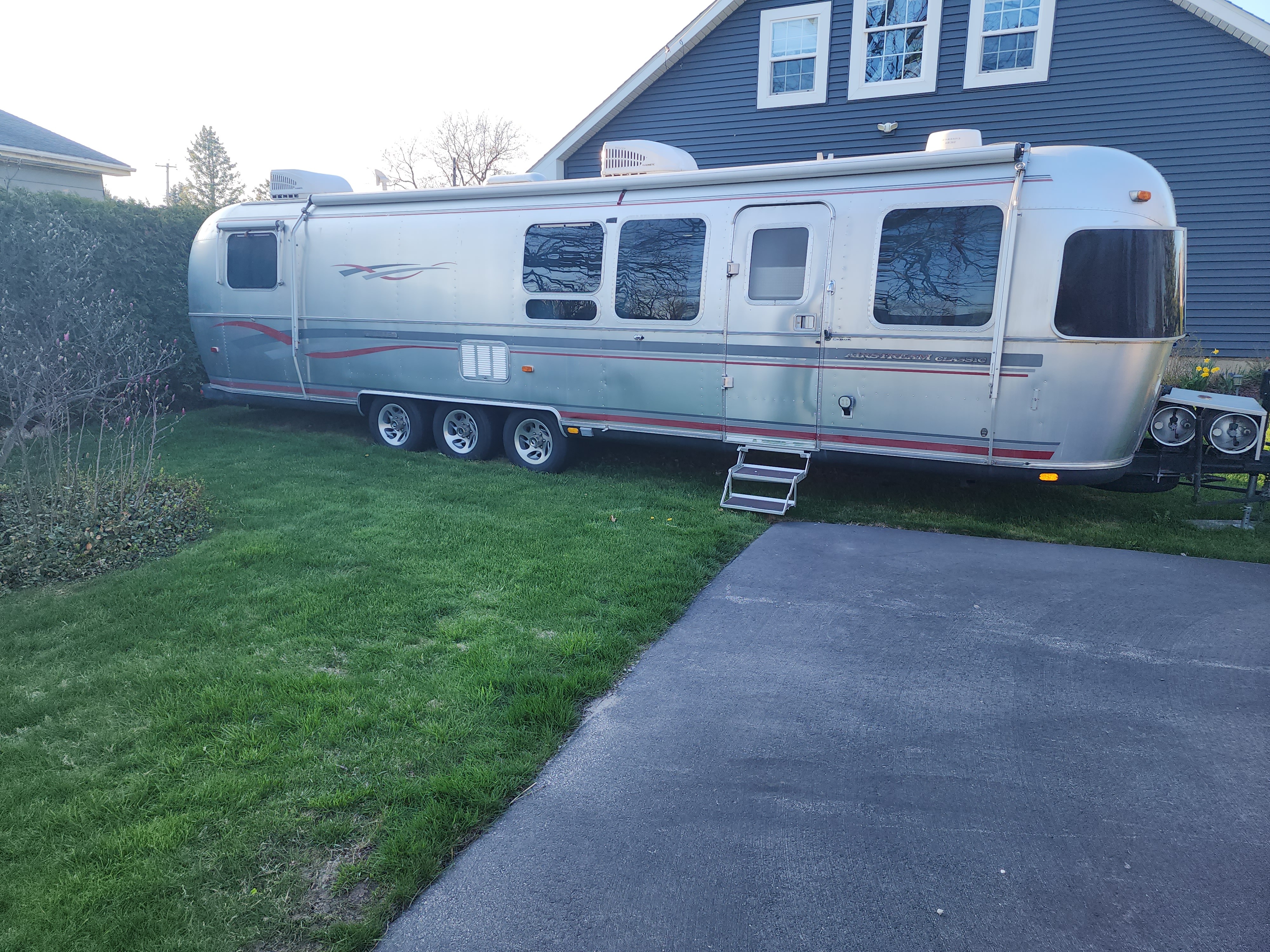 1999 Airstream CLASSIC LIMITED 34 in pleasant prairie WI