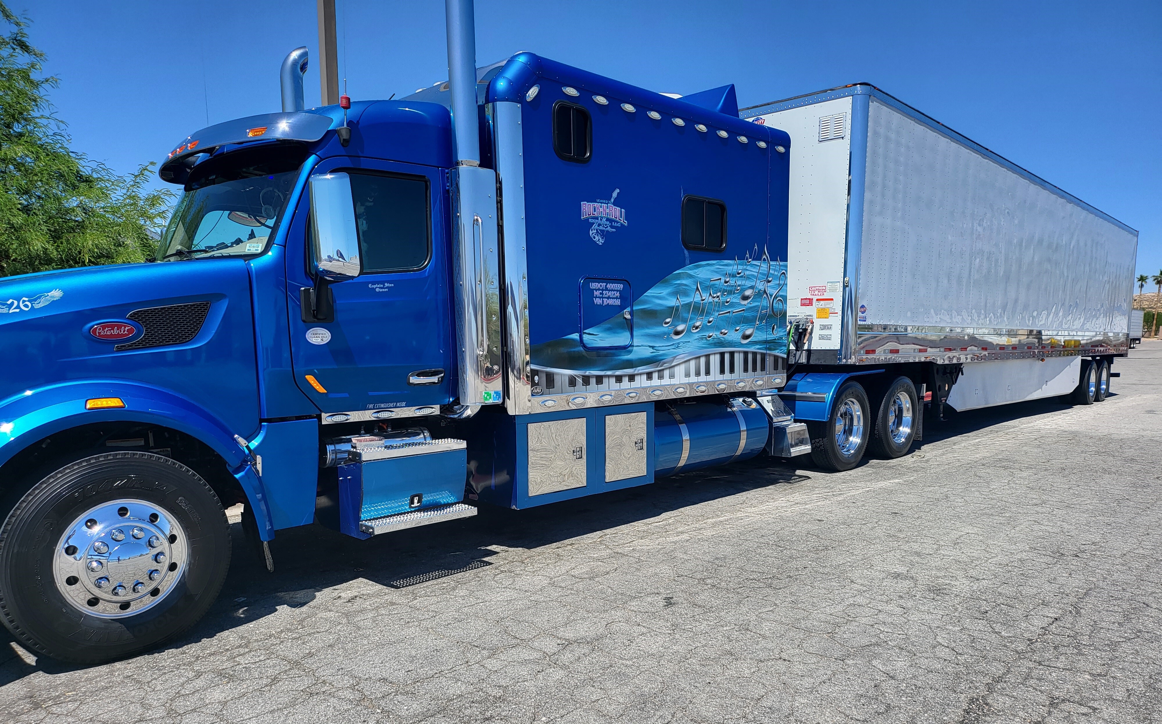 2018 PETERBILT 567 in Melbourne Beach, FL