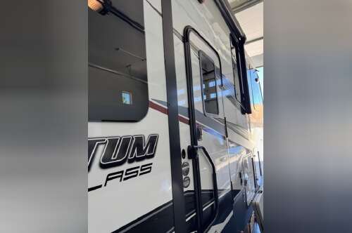 2020 Grand Design MOMENTUM M-CLASS 351M in spanish springs NV