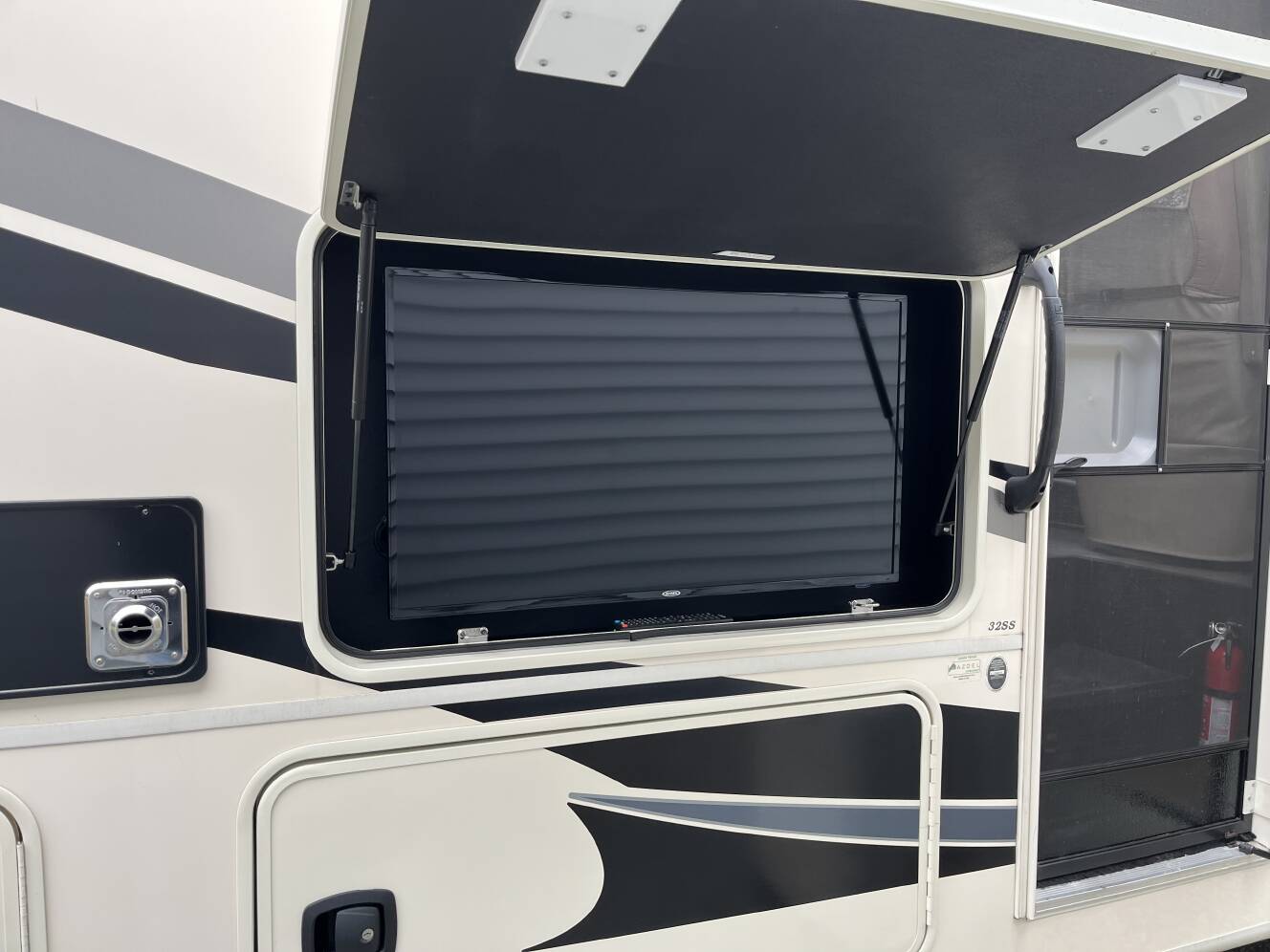 A photo of this 2020 Coachmen MIRADA 32SS