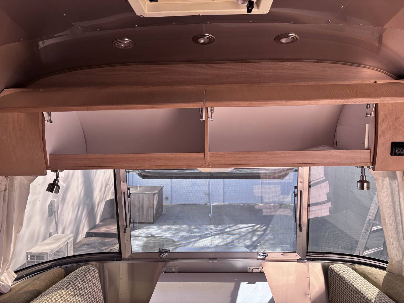 A photo of this 2007 Airstream INTERNATIONAL 19