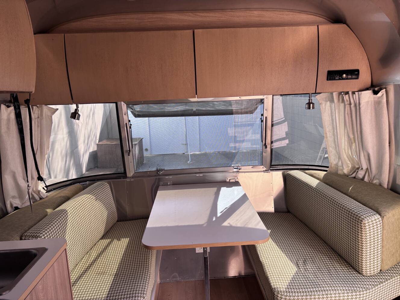 A photo of this 2007 Airstream INTERNATIONAL 19