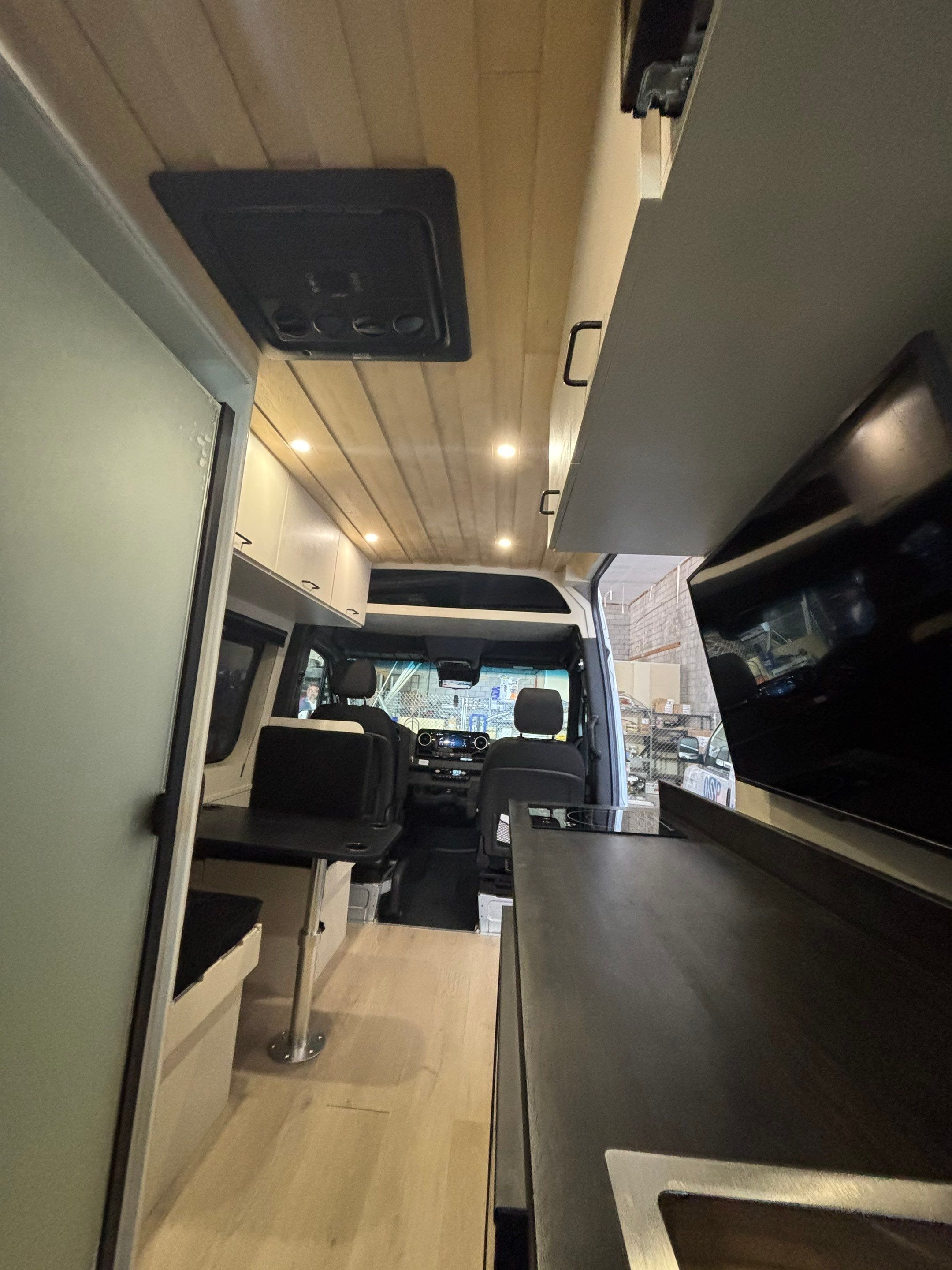 2024 Custom Camper RV