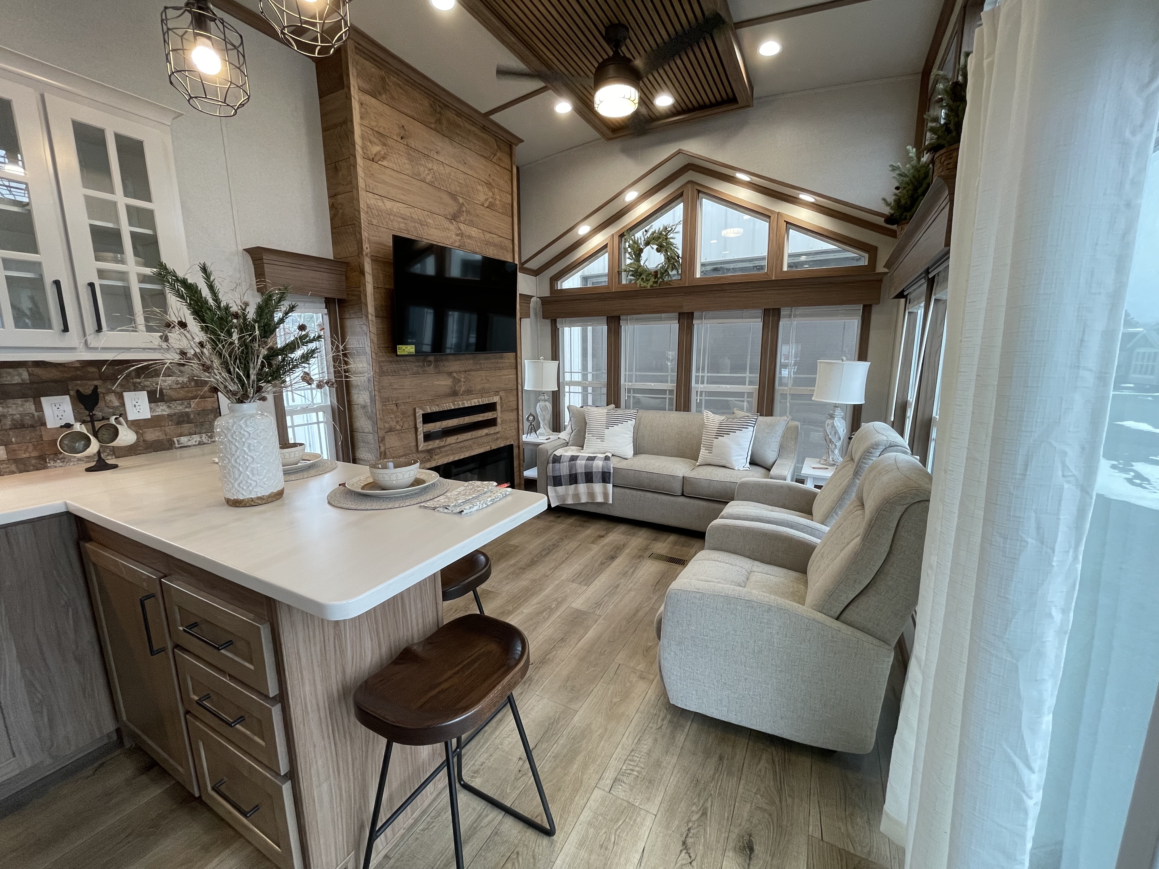 2026 Kropf Island Custom 2 Double Loft in siren WI