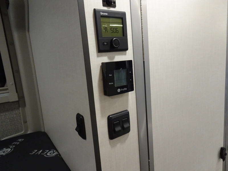 2027 WINNEBAGO EKKO 22A