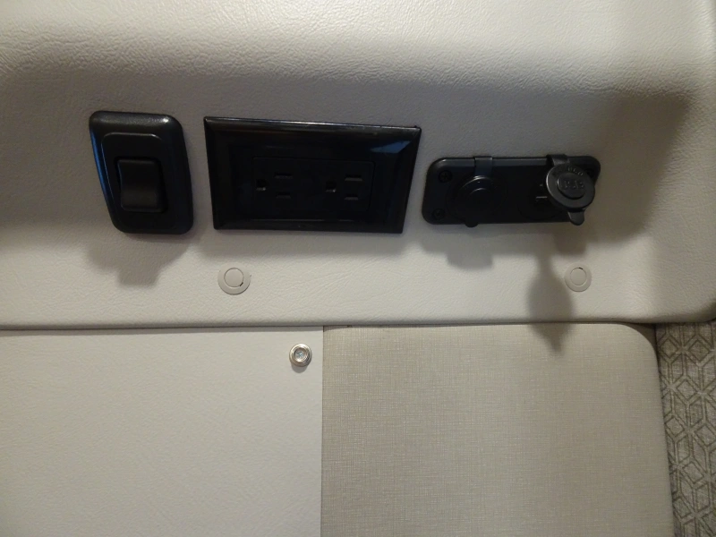 2027 WINNEBAGO EKKO 22A