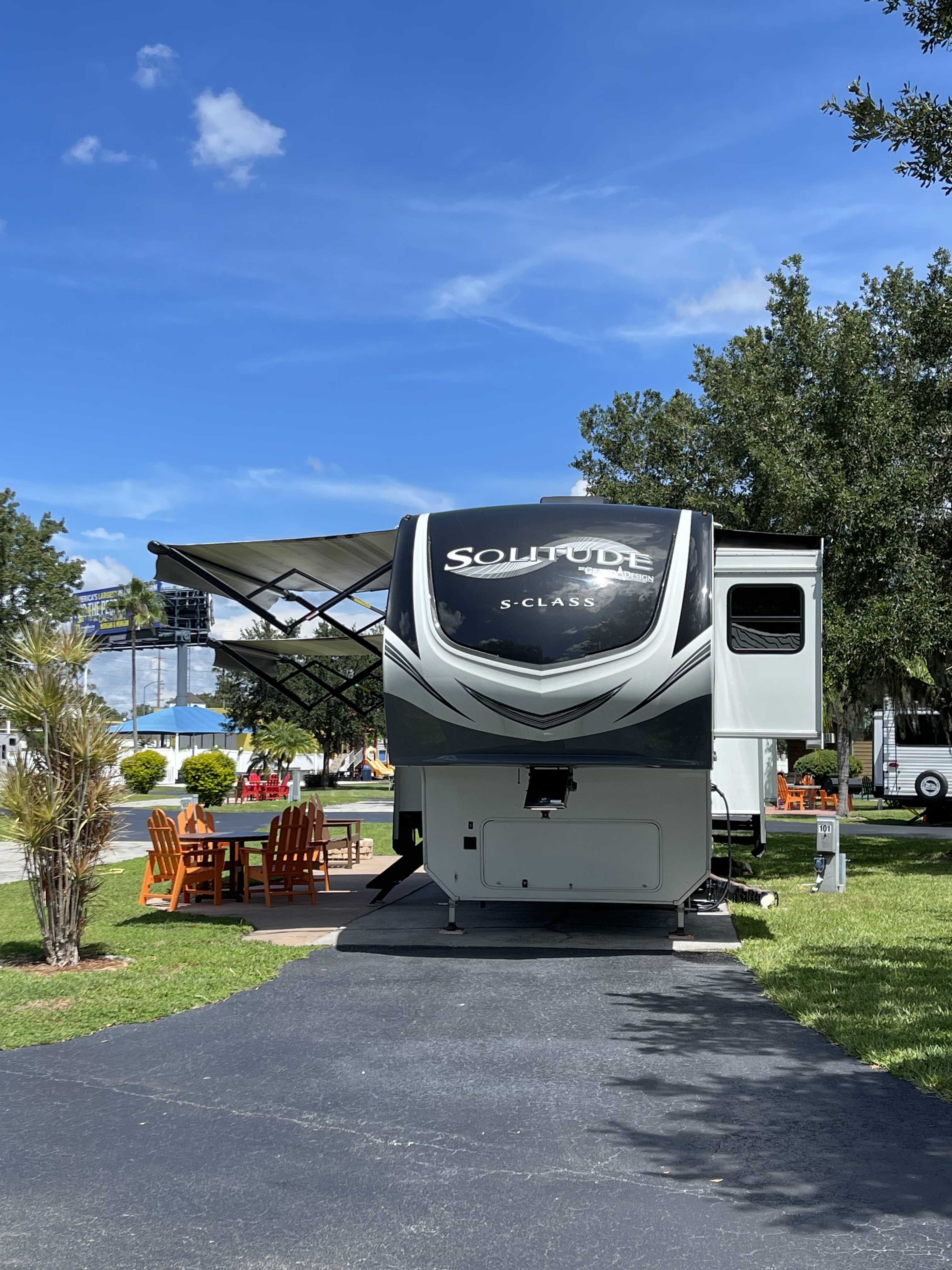 2021 Grand Design SOLITUDE S-CLASS 3950BH in riverview FL