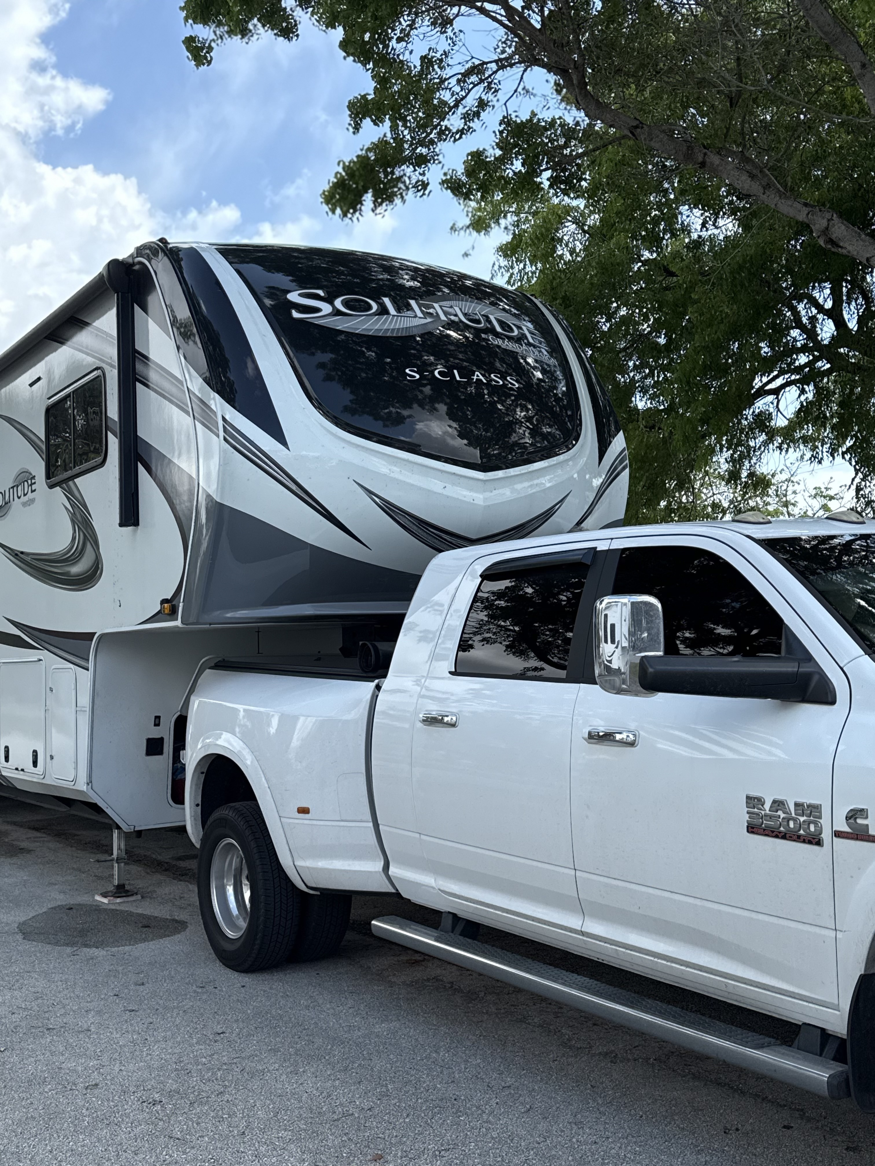 2021 Grand Design SOLITUDE S-CLASS 3950BH in riverview FL