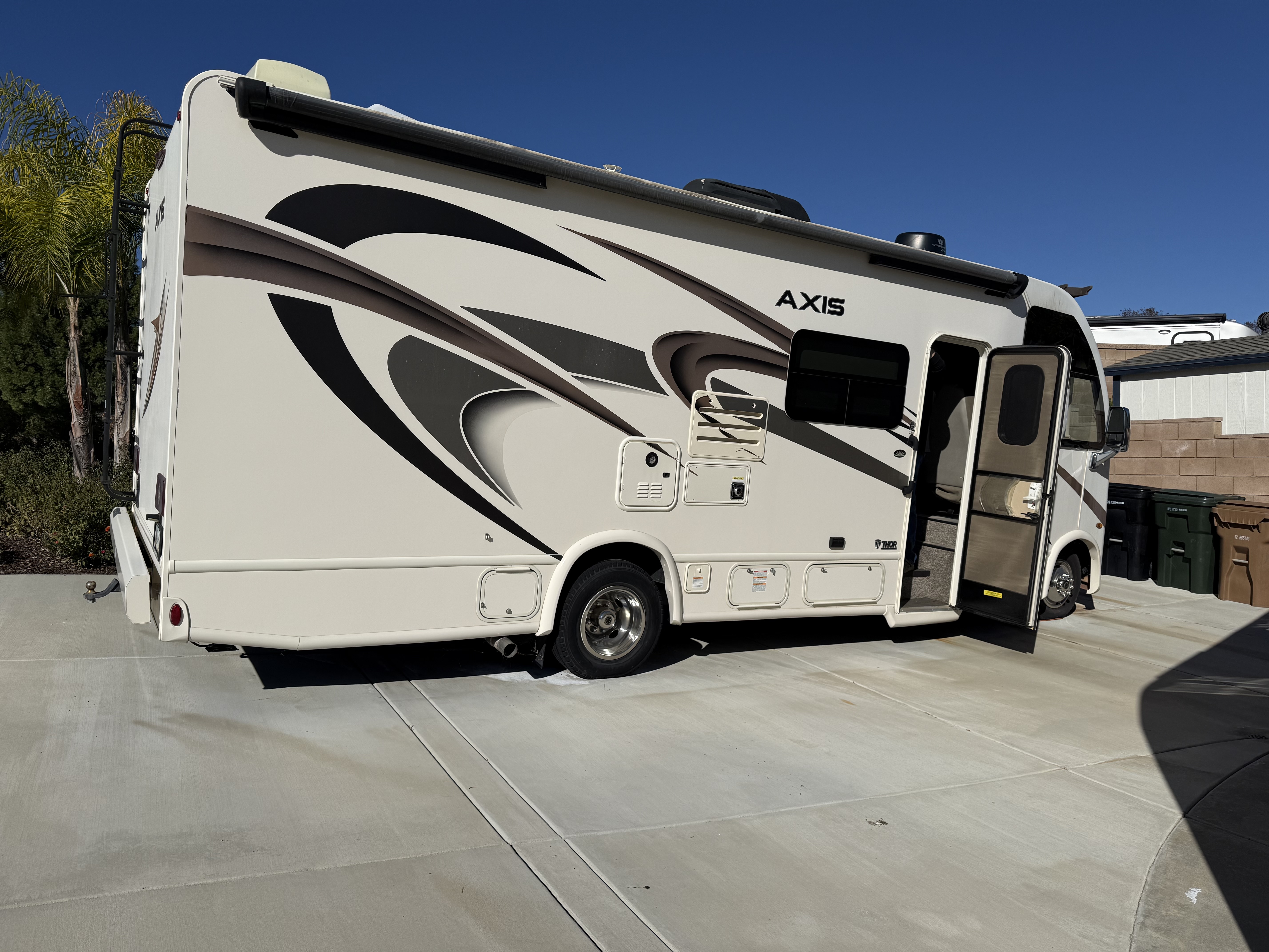 2021 Thor Motor Coach AXIS 25.6 in yucaipa CA