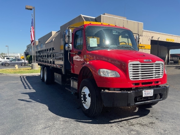 2019 FREIGHTLINER BUSINESS CLASS M2 106 in Fontana, CA