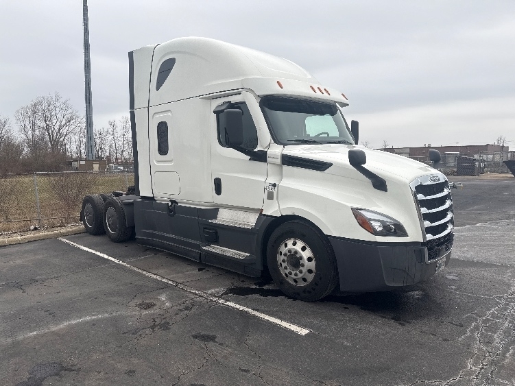 2022 FREIGHTLINER CASCADIA 126 in Mansfield, OH