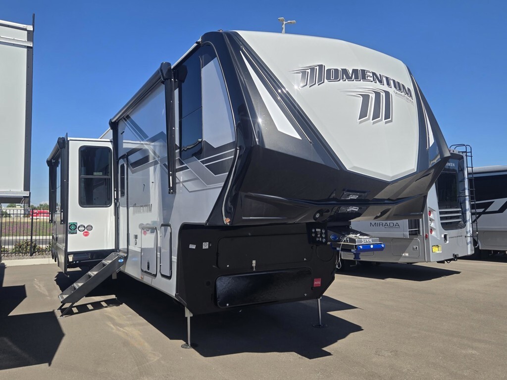 2026 Grand Design Momentum 395MT in ripon CA