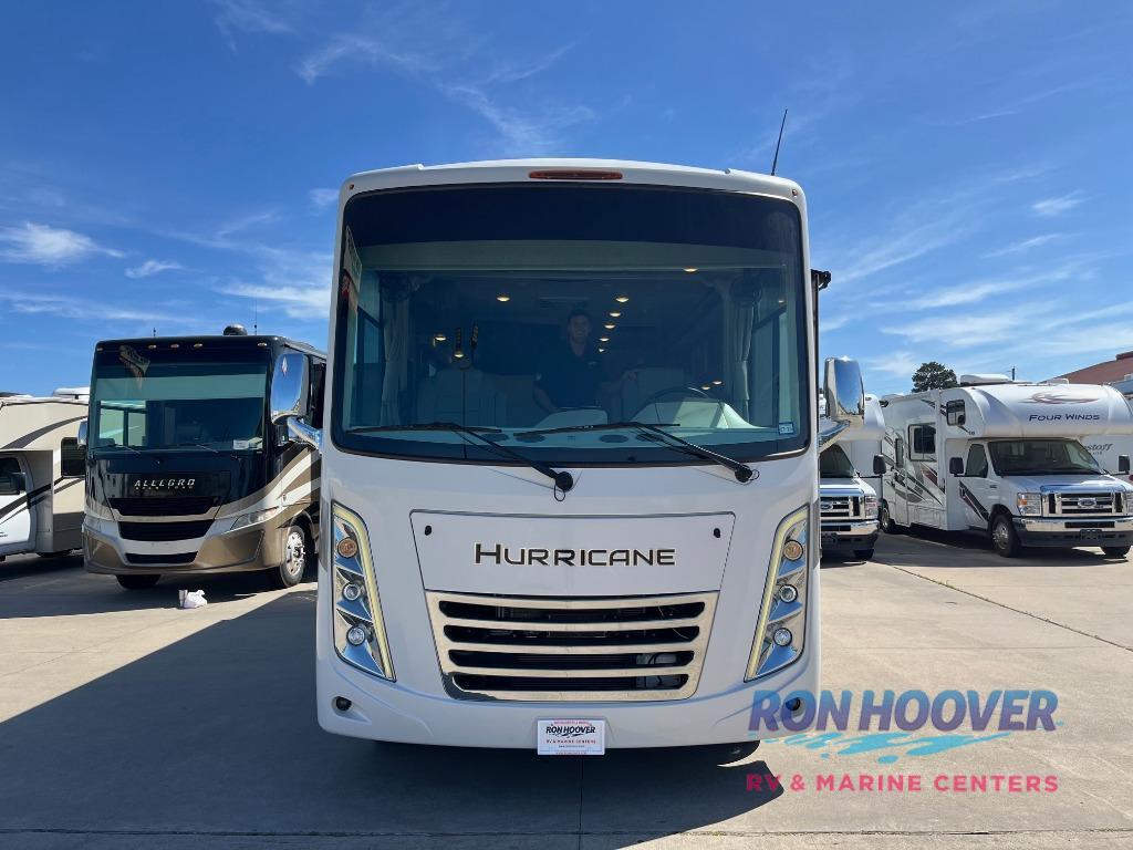 2023 Thor Motor Coach Hurricane 29M in north willis TX