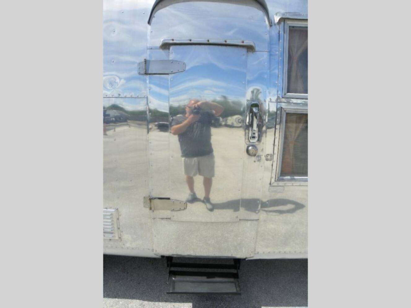 A photo of this 1959 Airstream AIRSTREAM FLYING CLOUD 22
