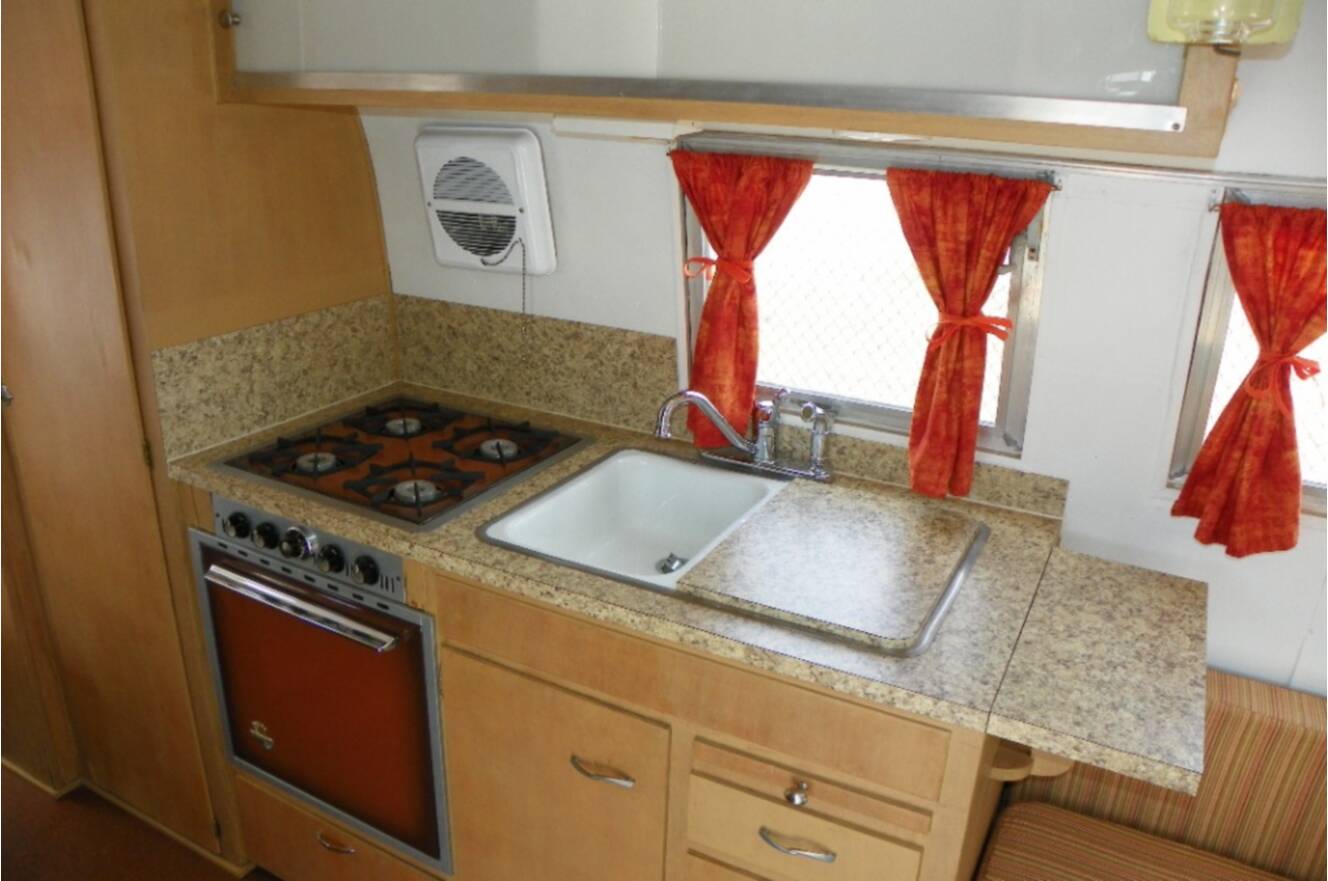 A photo of this 1959 Airstream AIRSTREAM FLYING CLOUD 22
