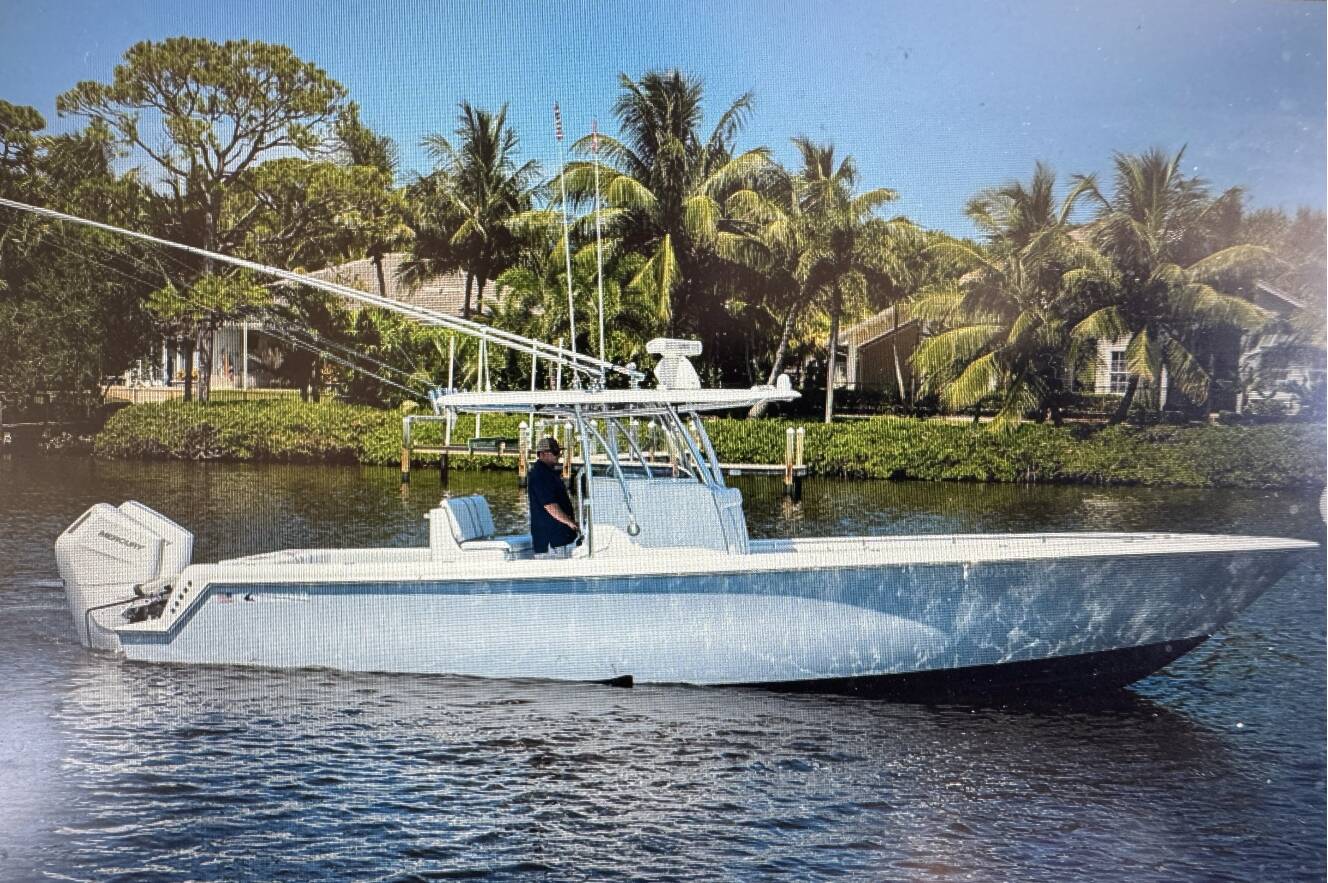 A photo of this 2027 Contender 35 ST with Twin Mercury 425 V10 35'