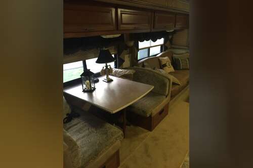 2005 Fleetwood EXPEDITION 38N in piney flats TN