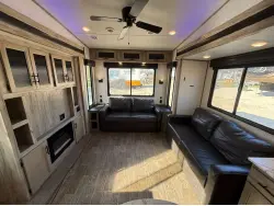 2021 FOREST RIVER CHEROKEE ARCTIC WOLF 3660 SUITE