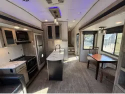 2021 FOREST RIVER CHEROKEE ARCTIC WOLF 3660 SUITE