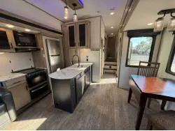 2021 FOREST RIVER CHEROKEE ARCTIC WOLF 3660 SUITE