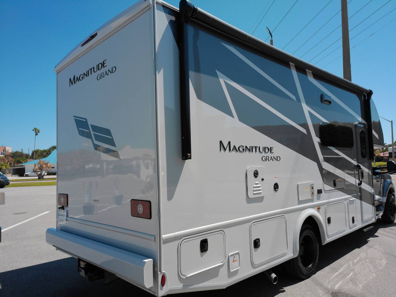 A photo of this 2026 Thor Motor Coach Magnitude GRAND S29