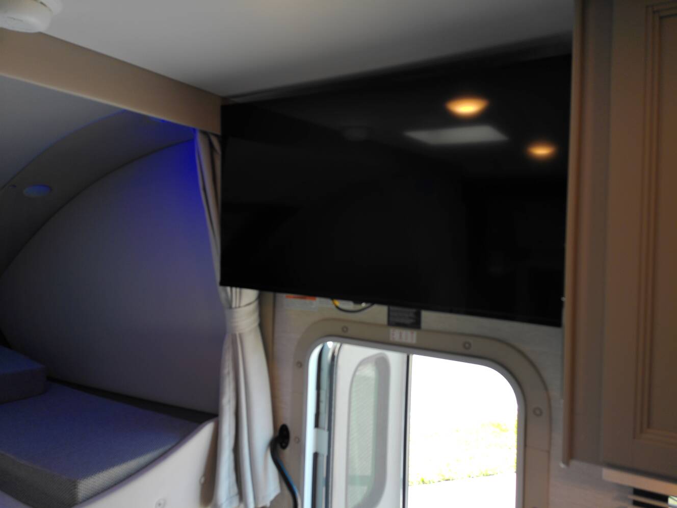 A photo of this 2026 Thor Motor Coach Magnitude GRAND S29