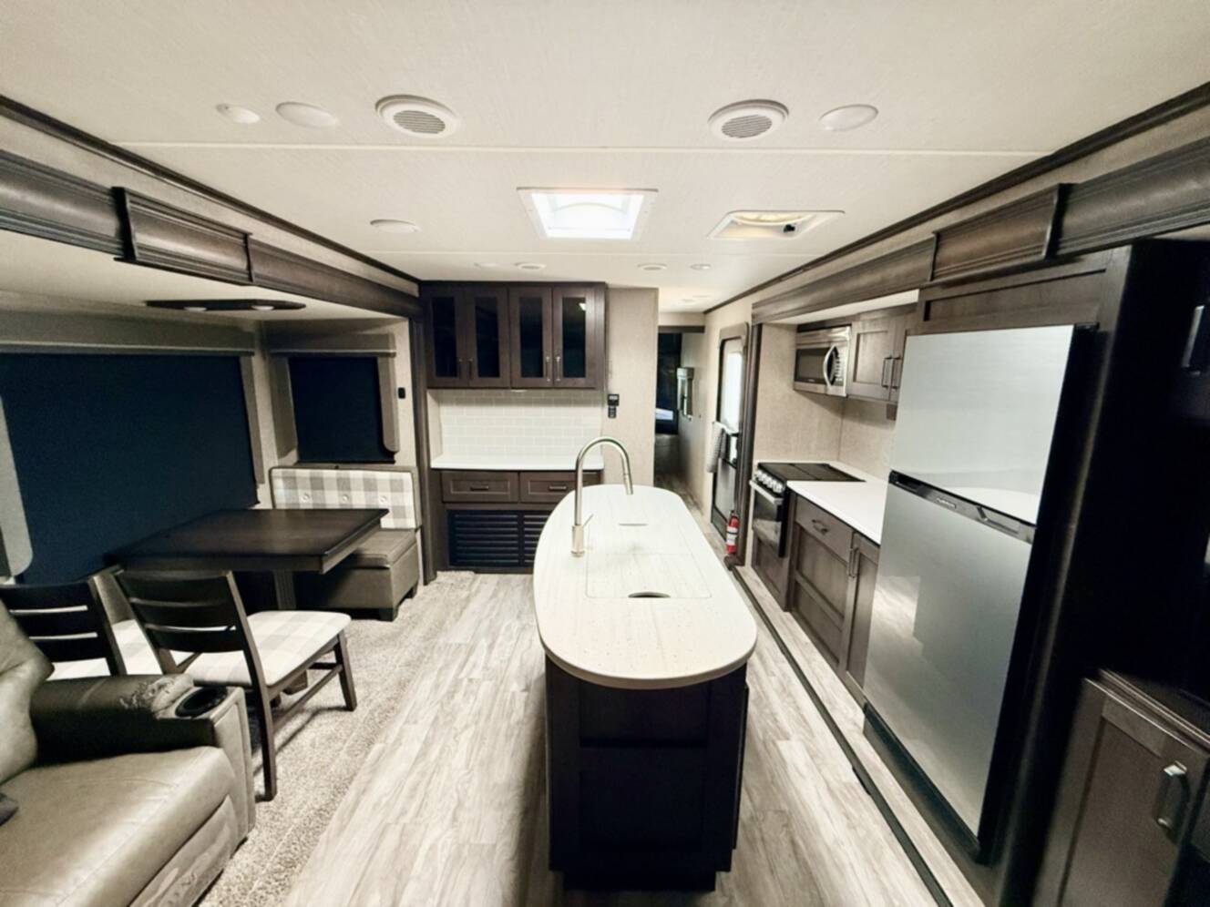 A photo of this 2023 Grand Design reflection