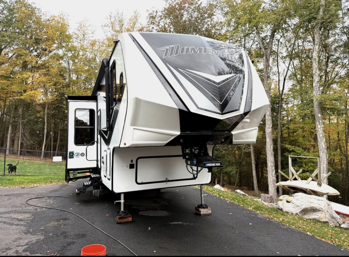2023 Grand Design MOMENTUM 320G in carmel NY