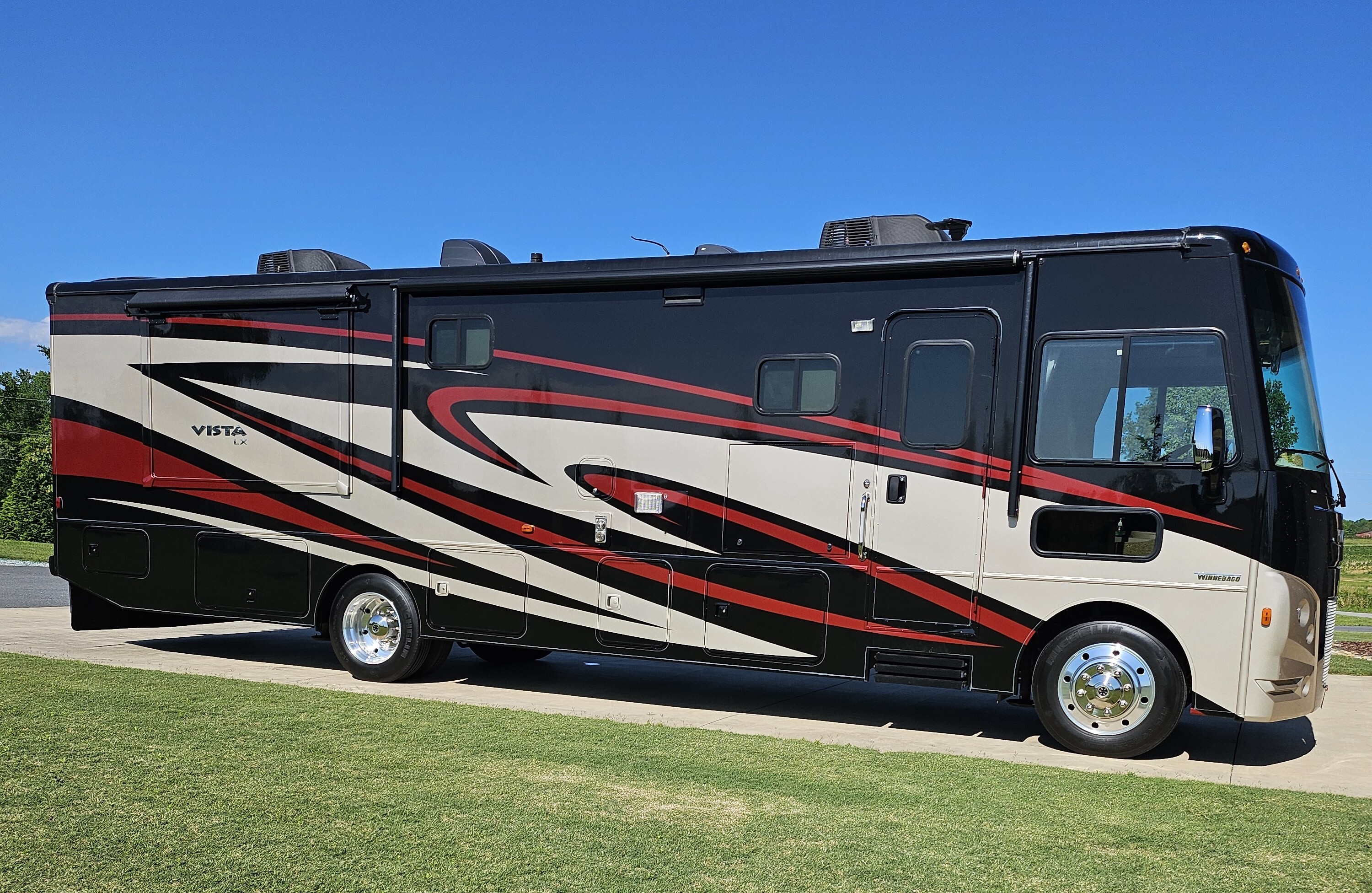 2017 Winnebago VISTA LX 35F in campobello SC