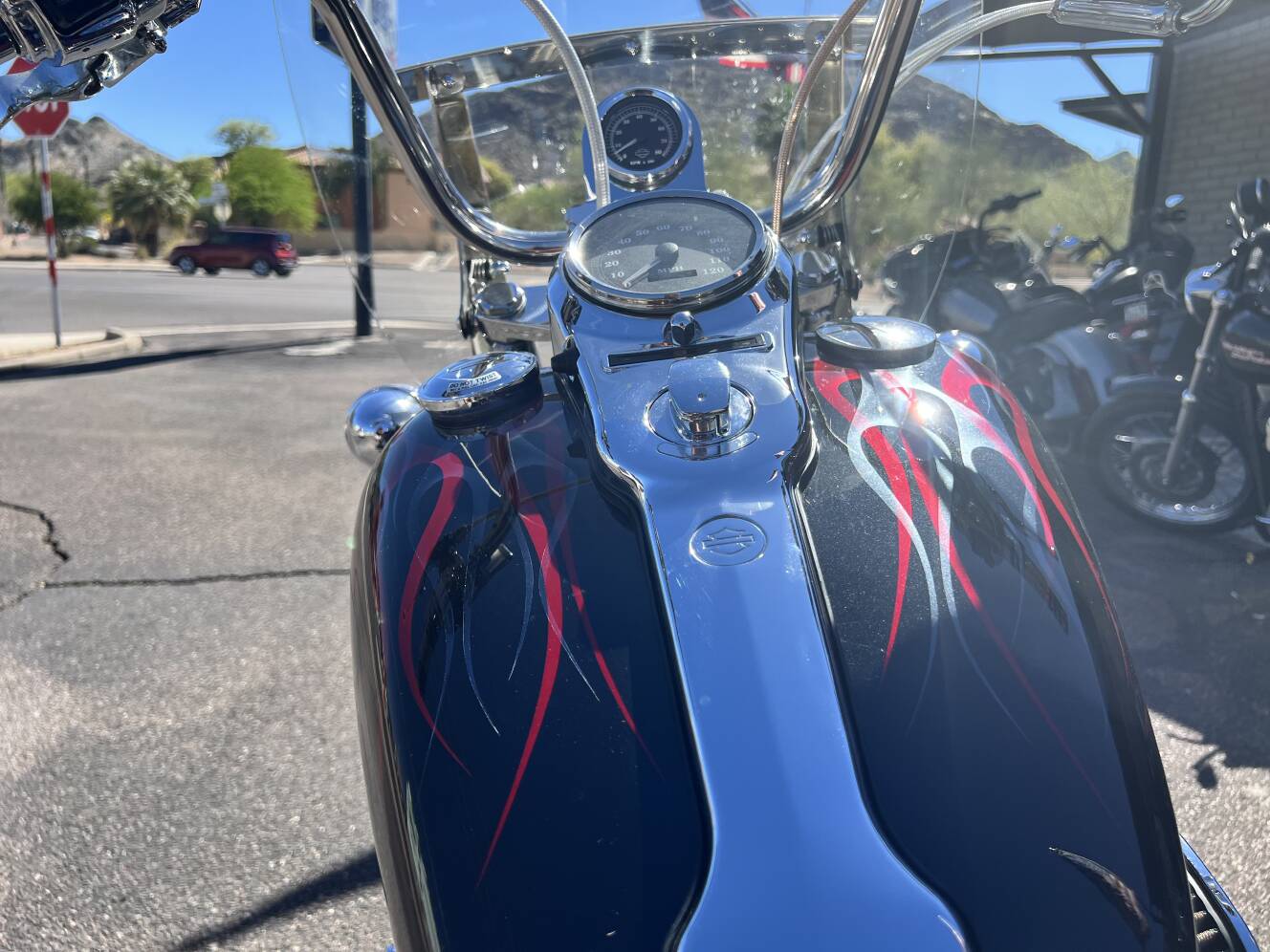 A photo of this 1998 Harley-Davidson DYNA WIDE GLIDE