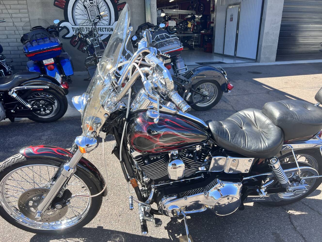 A photo of this 1998 Harley-Davidson DYNA WIDE GLIDE