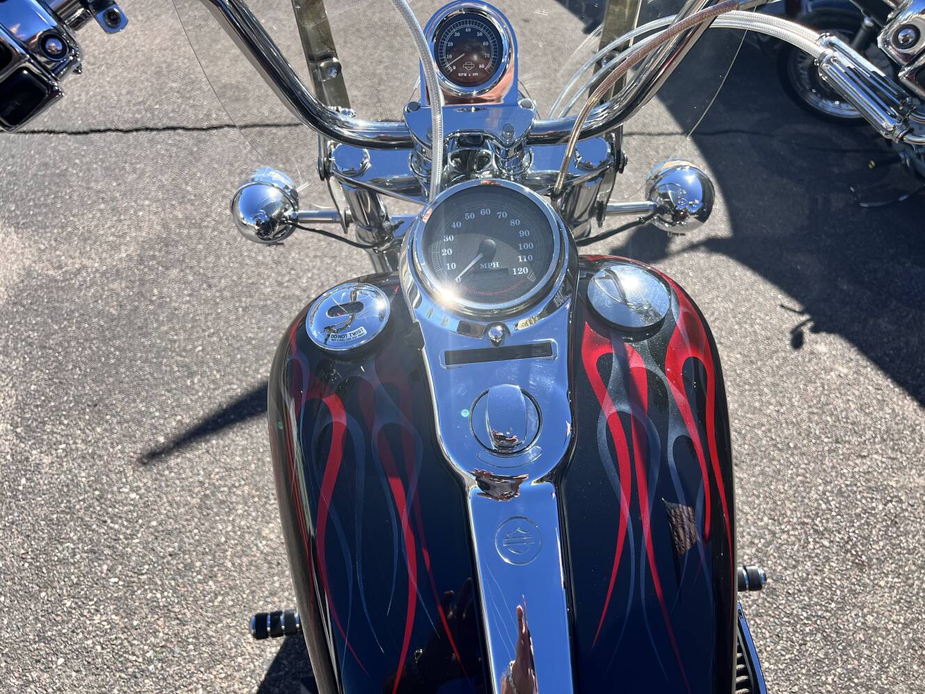A photo of this 1998 Harley-Davidson DYNA WIDE GLIDE