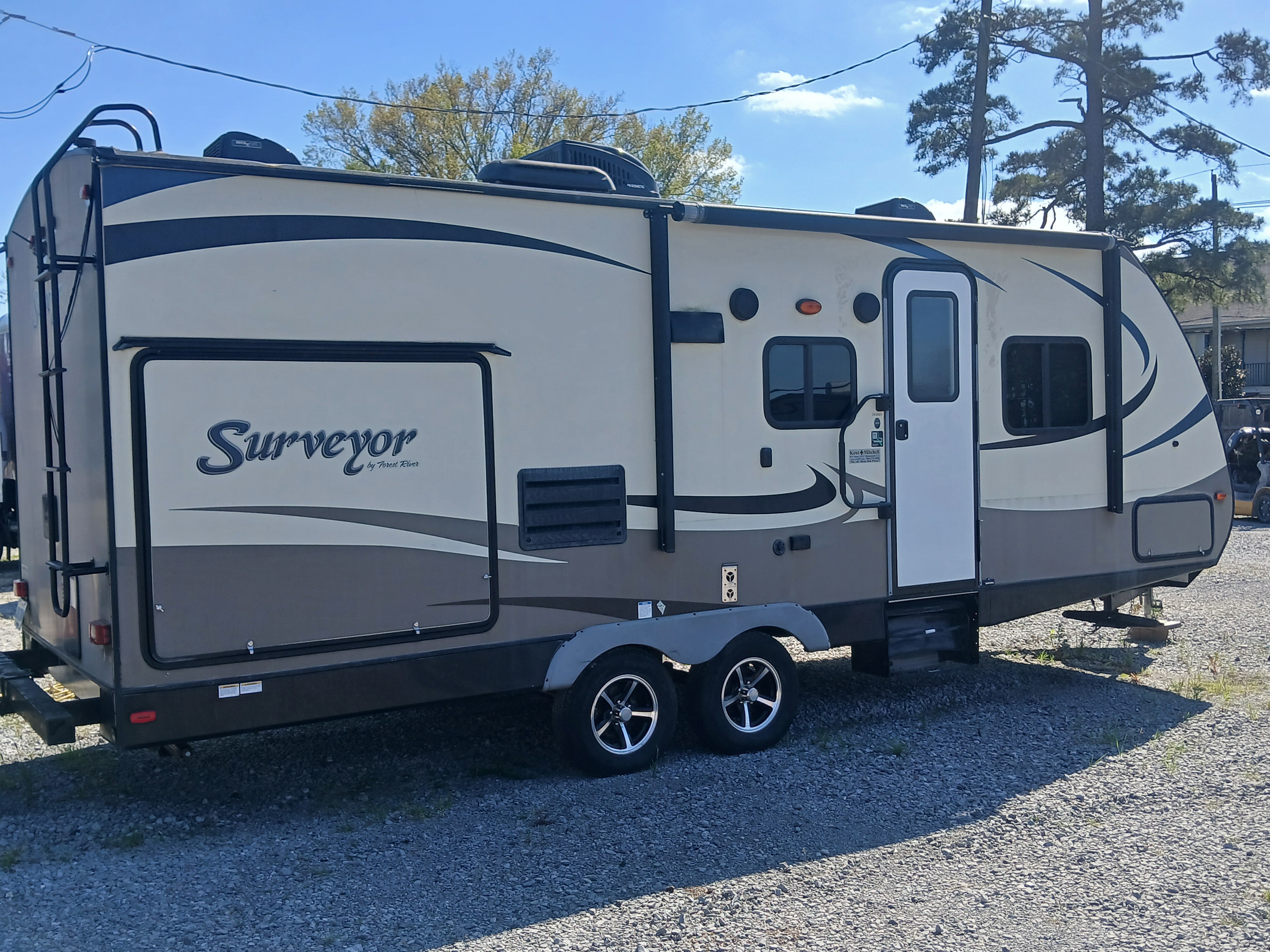 2016 Forest River SURVEYOR 243RBS RV