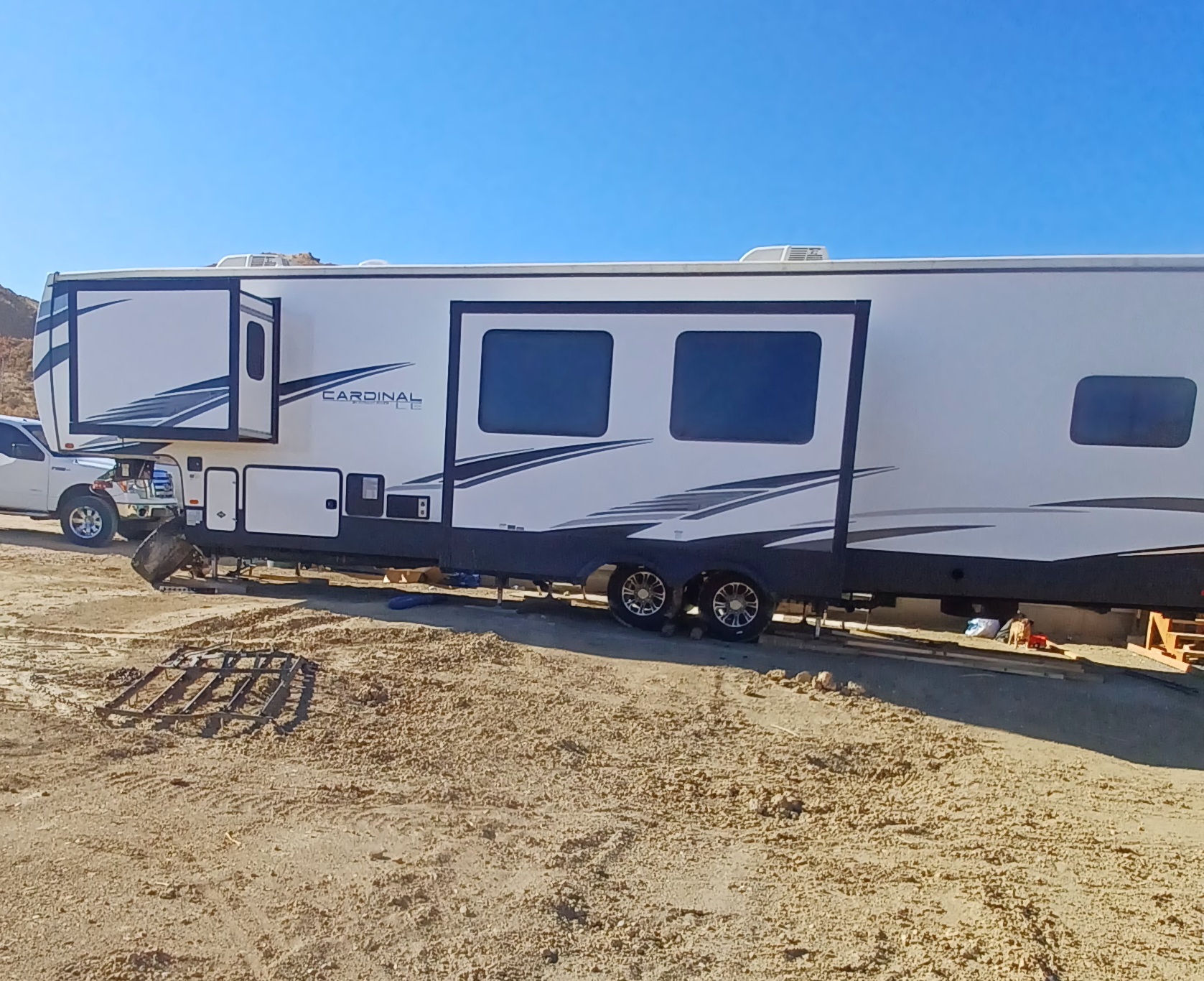 2022 Forest River CARDINAL LIMITED 352BHLE in jensen UT