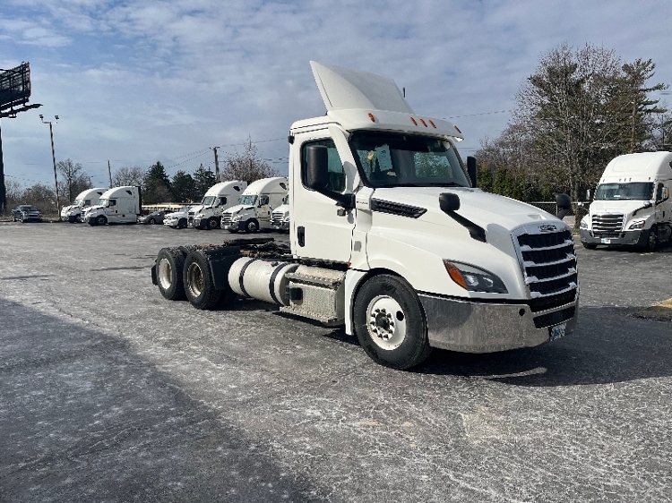 2020 FREIGHTLINER CASCADIA 126 in Canton, OH