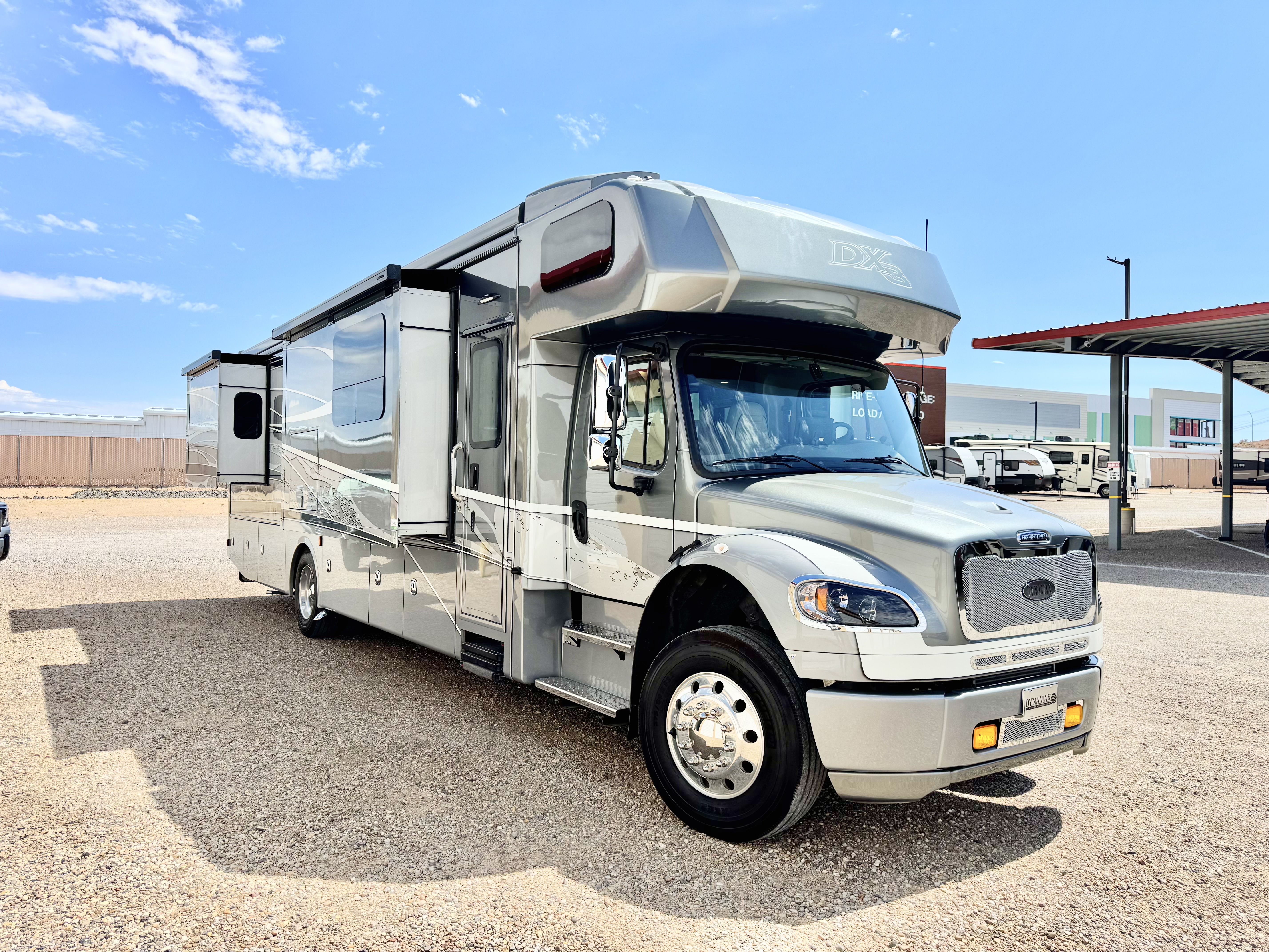 2022 Dynamax Corp DX3 37TS RV