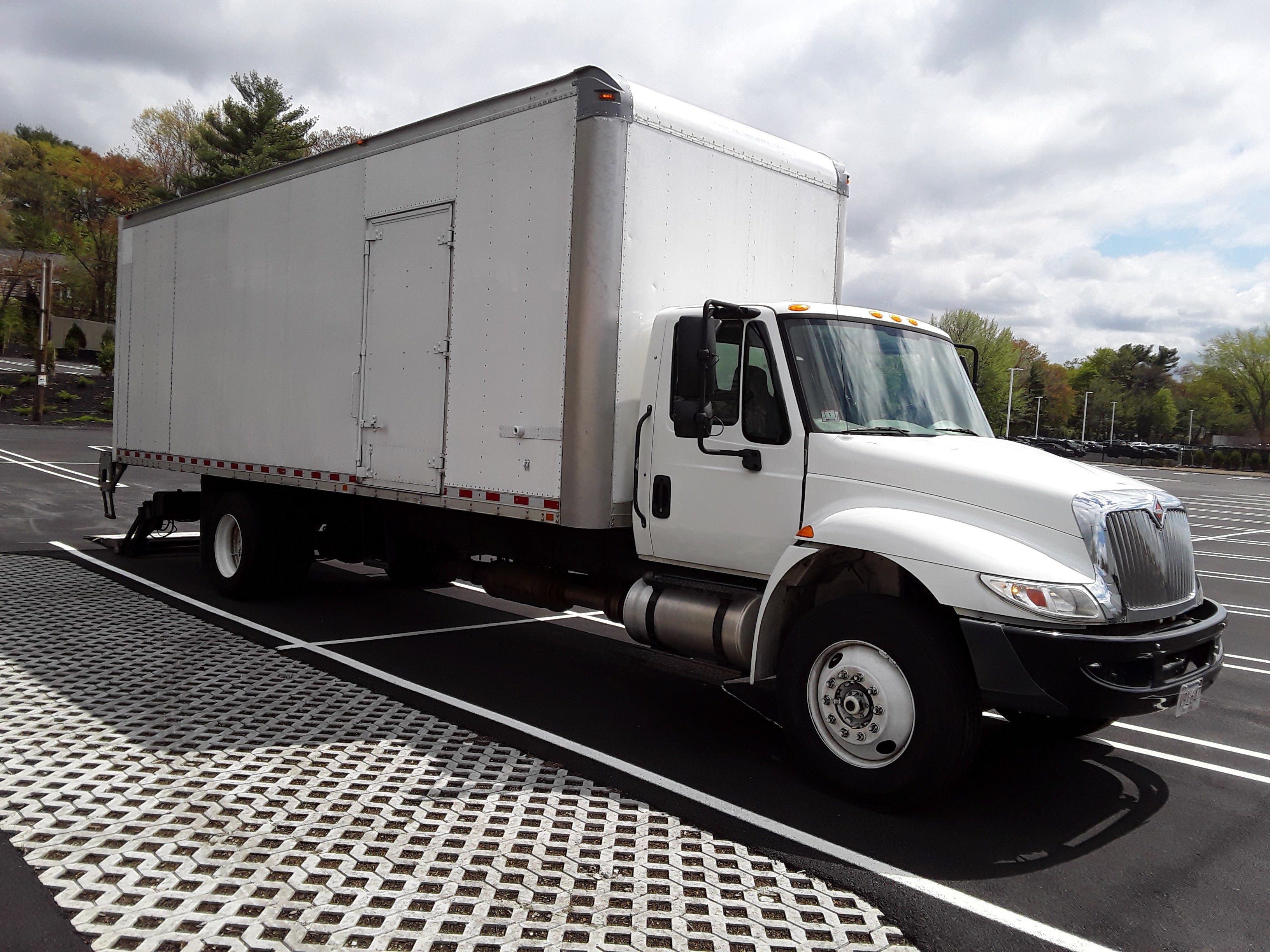 2017 INTERNATIONAL 4300 in Hartford, CT