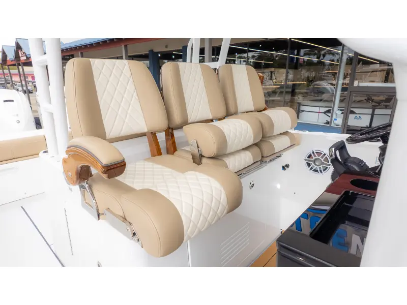 2026 Everglades 335CC