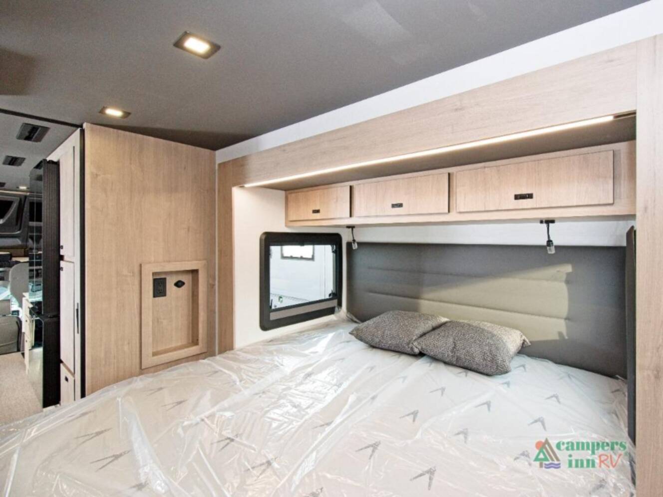 A photo of this 2026 Grand Design Lineage Series F 31ZW