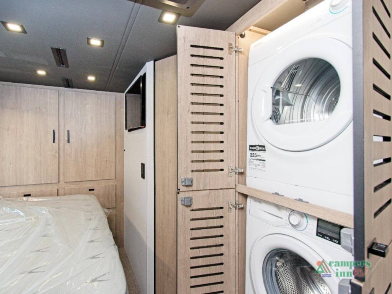 A photo of this 2026 Grand Design Lineage Series F 31ZW