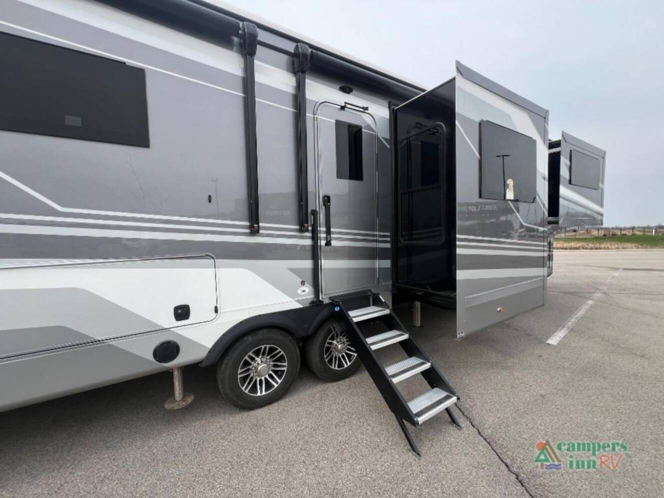 A photo of this 2026 Heartland Bighorn 39FL
