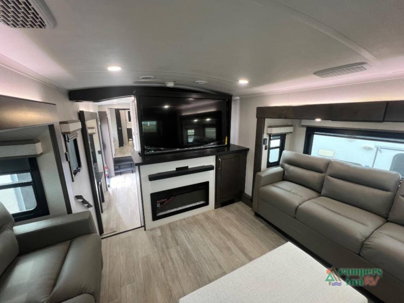 A photo of this 2026 Heartland Bighorn 39FL