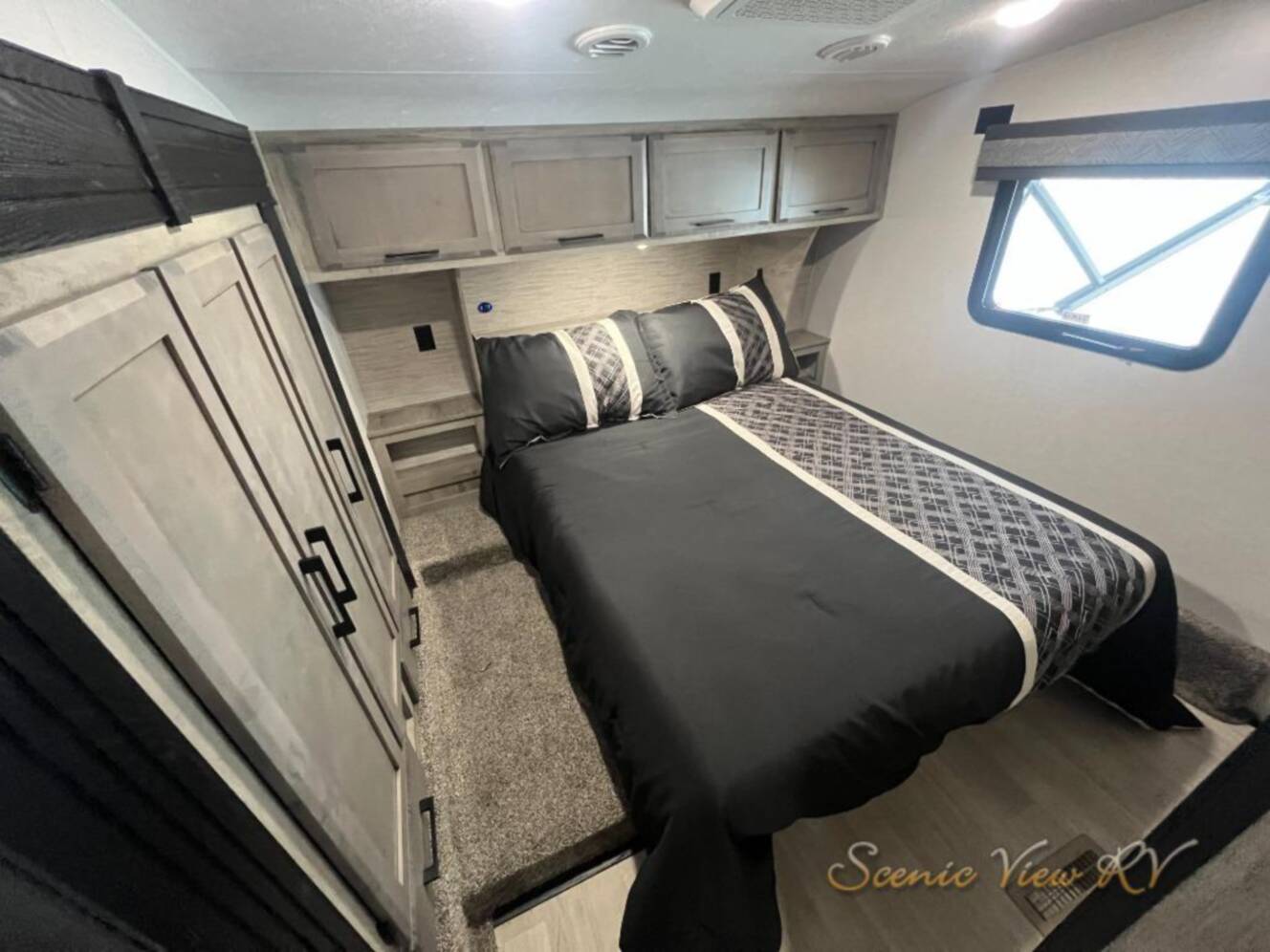 A photo of this 2023 Kz Durango Half-Ton D274BHD