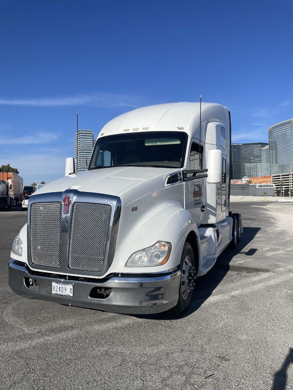 2017 KENWORTH T680 in Henderson, NV