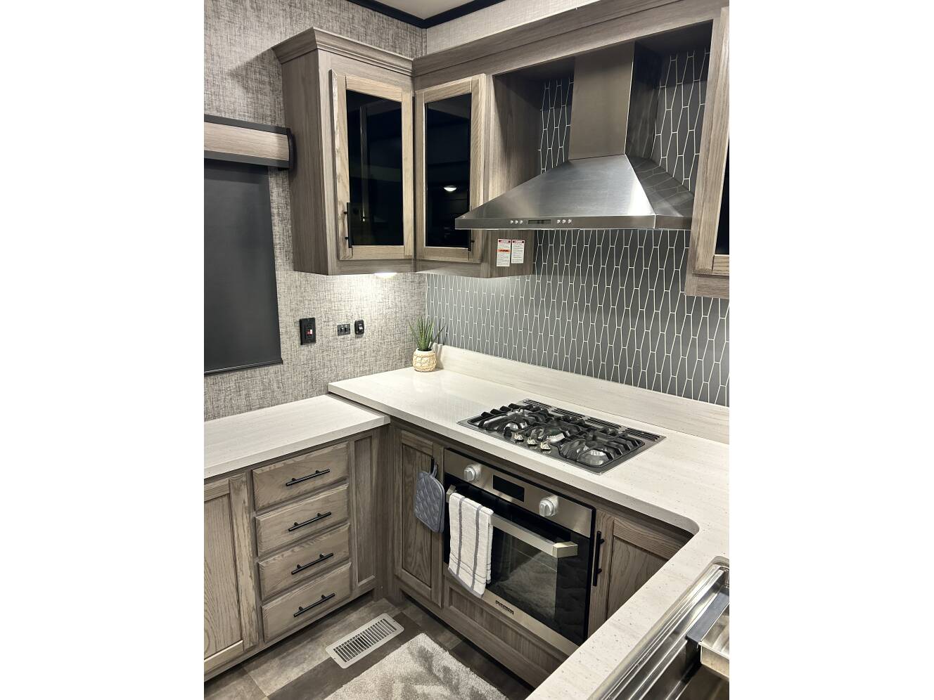 A photo of this 2021 Crossroads CAMEO CE3975CK