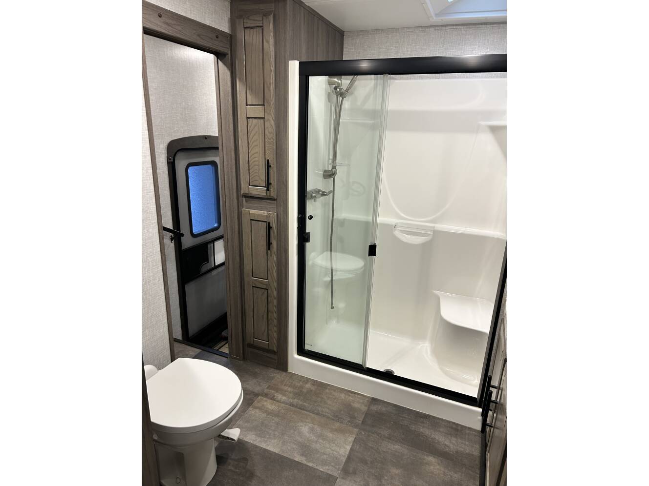 A photo of this 2021 Crossroads CAMEO CE3975CK