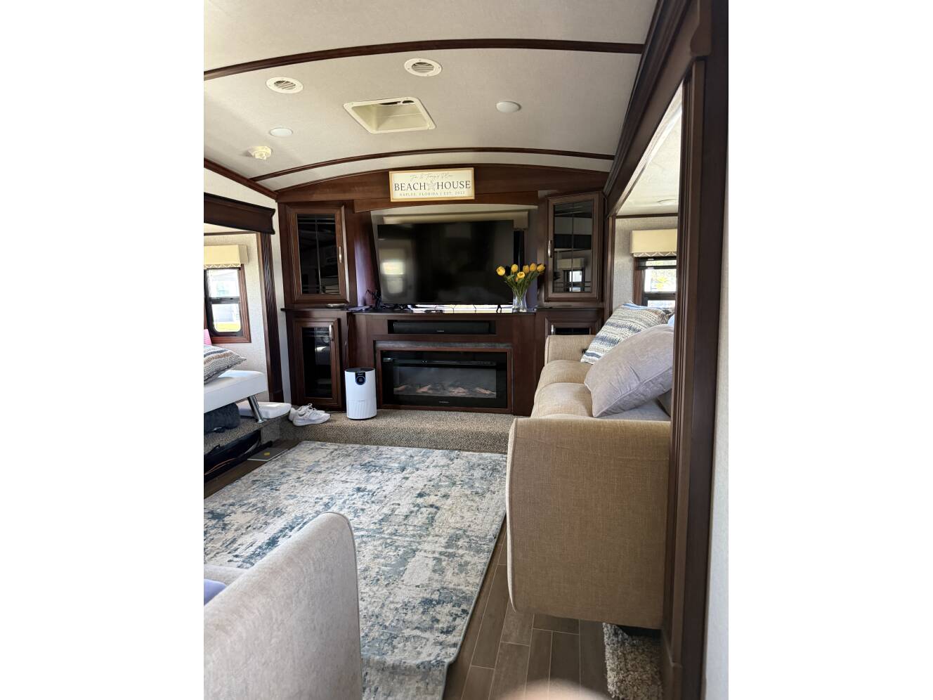 A photo of this 2019 Jayco PINNACLE 38FLWS